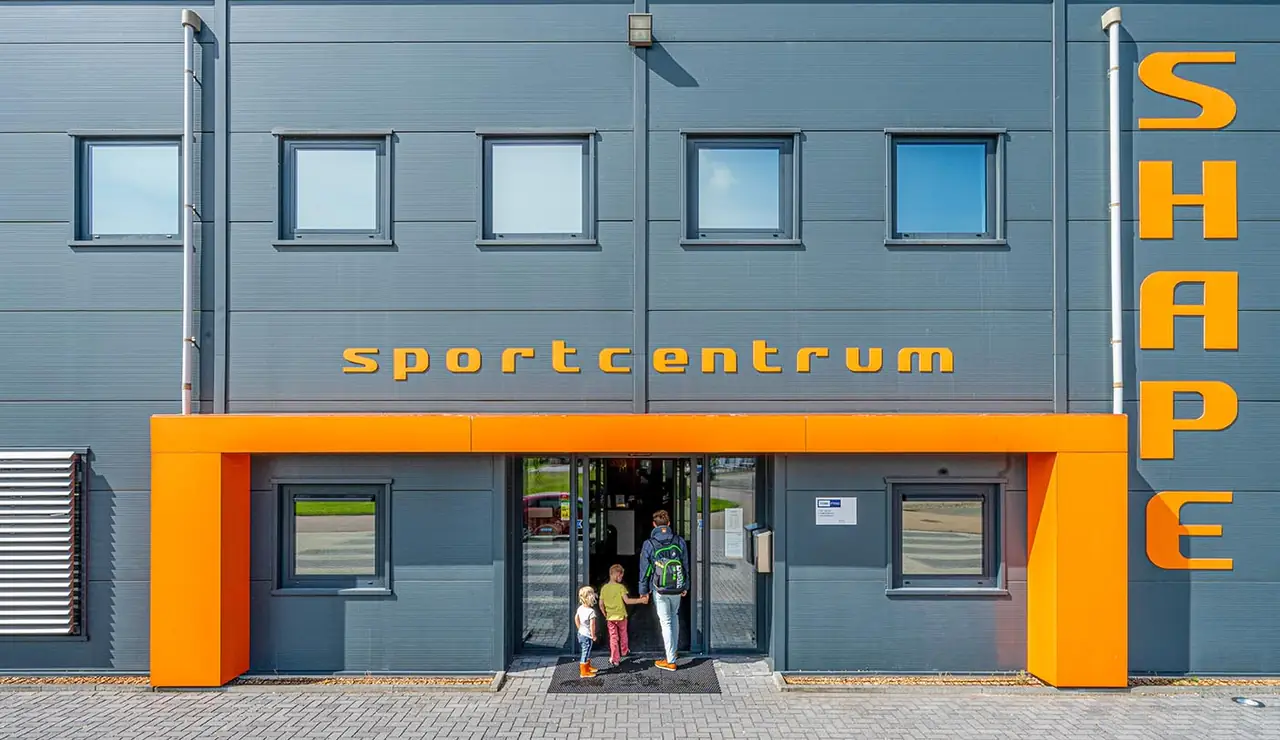 De oranje entree van Shape aan Het Want 5