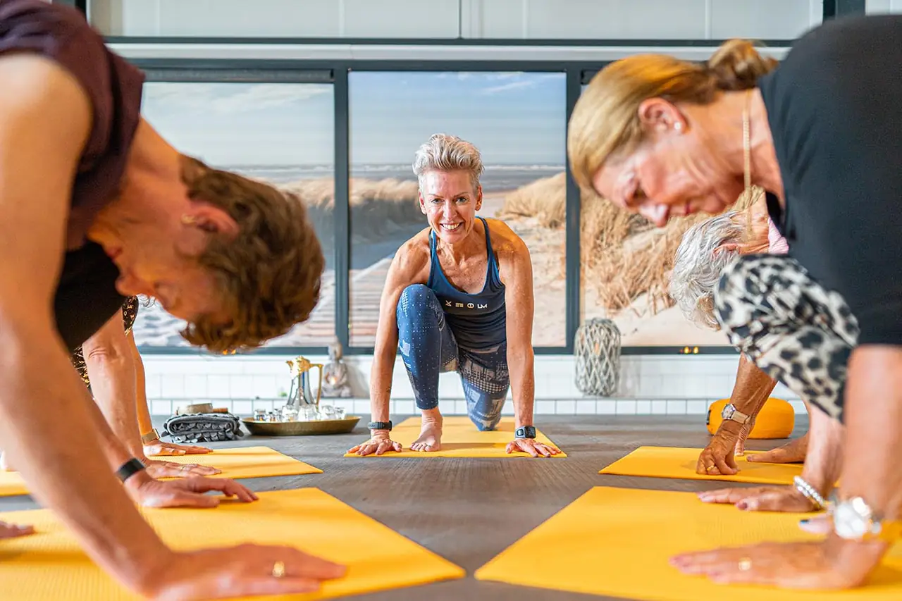 Yogaoefening op de mat